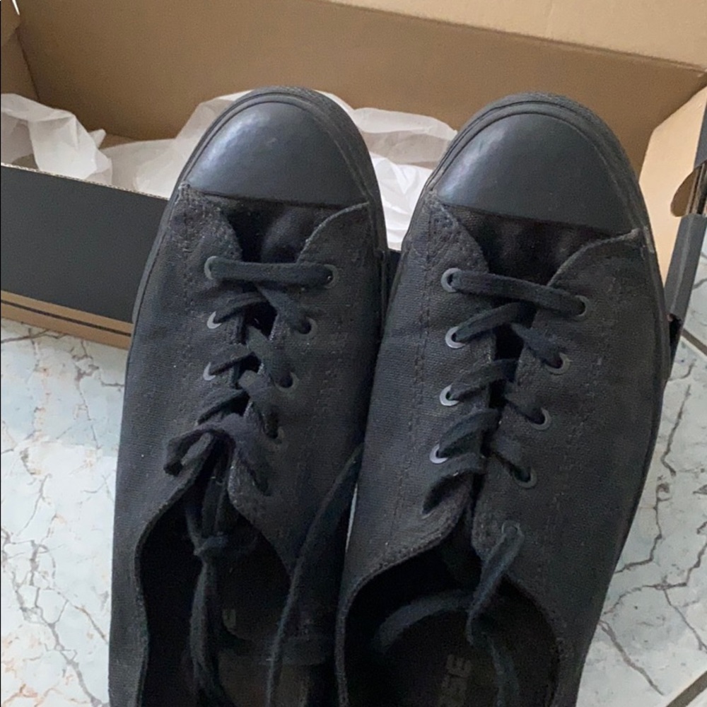 Women’s Converse - Picture 3 of 3